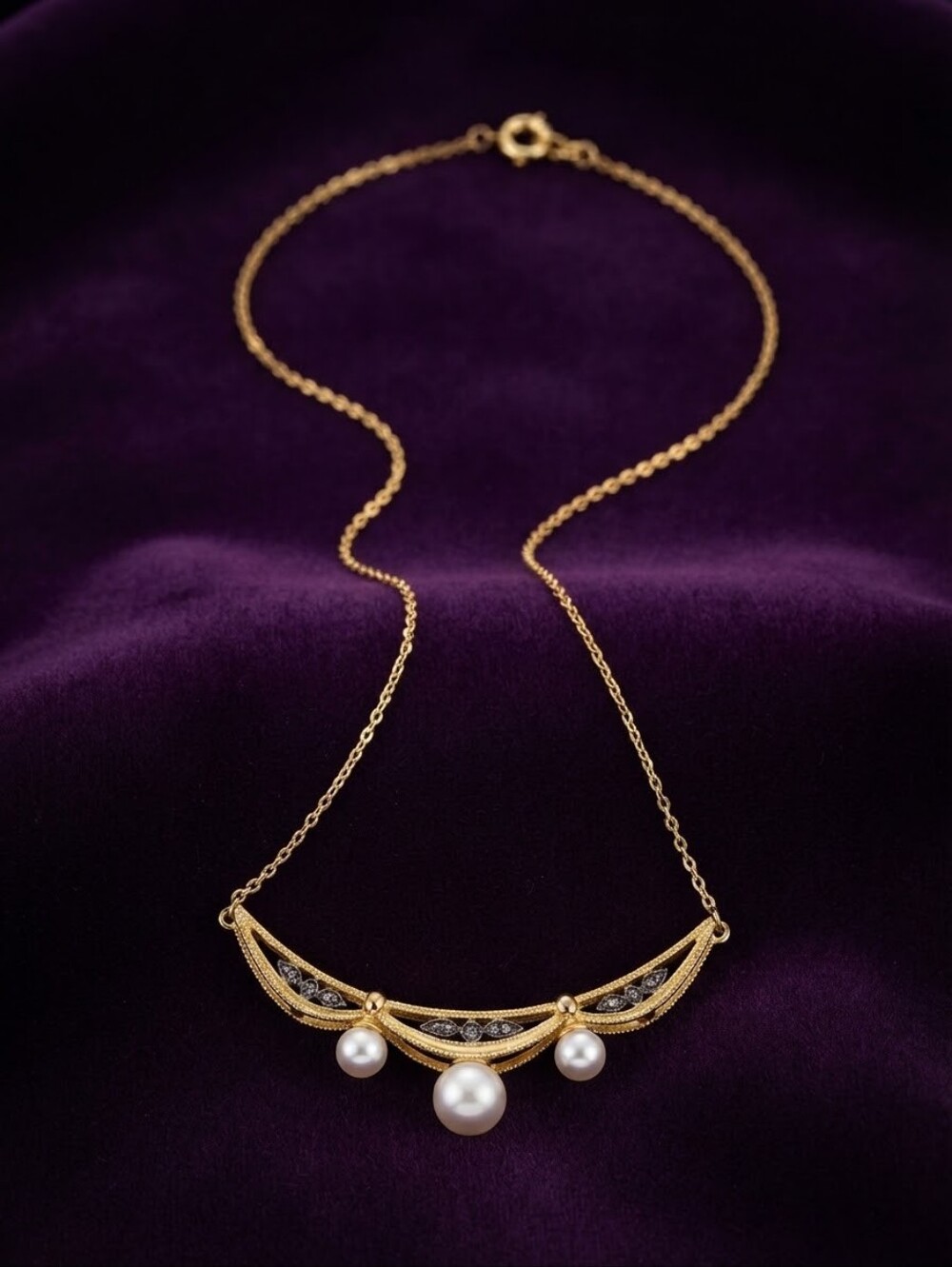 Vintage Art Deco-Style Pearl & Gold-Tone Crescent Necklace CC